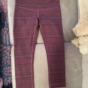 Lululemon Cropped Leggings Textured Size 6